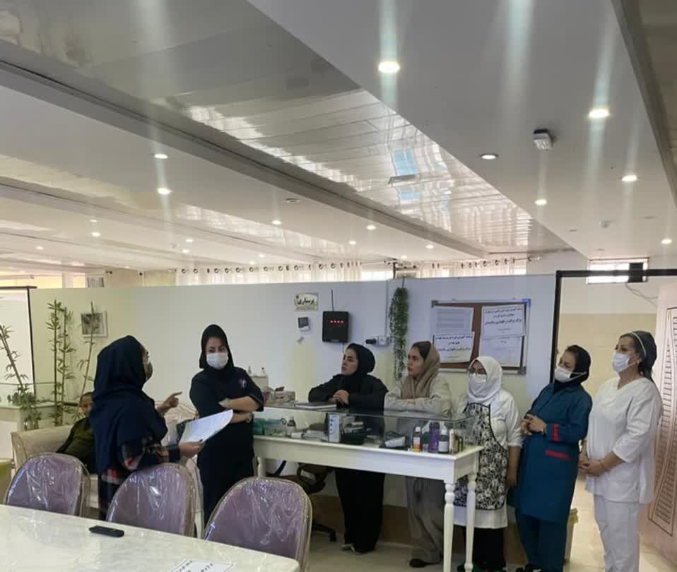  بررسی اصول تغذیه سالم در دوران سالمندی و نقش آن در ارتقای کیفیت زندگی سالمندان 